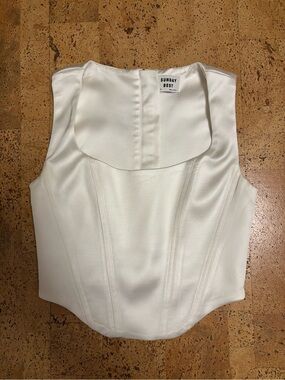 SUNDAY BEST Satin top Size: 00